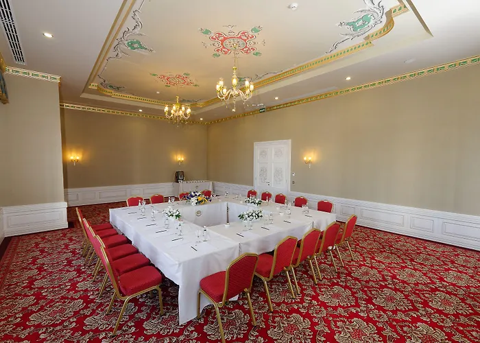 Meyra Palace מלון